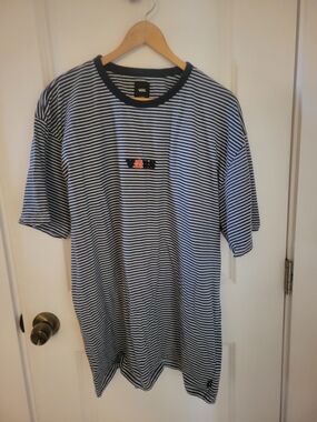 Vans Men’s Blue & White Striped Crew Loose Fitting T-Shirt
